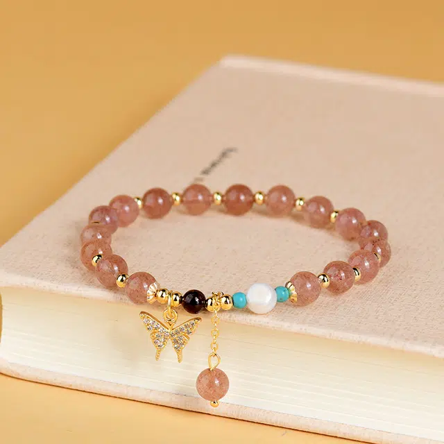 全年红 蝴蝶挂坠小众轻奢原创设计 草莓晶 手串 女款