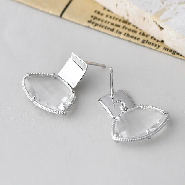 全年红 时尚轻奢冷淡风简约切面设计 白水晶 耳环 女款