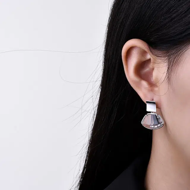 全年红 时尚轻奢冷淡风简约切面设计 白水晶 耳环 女款