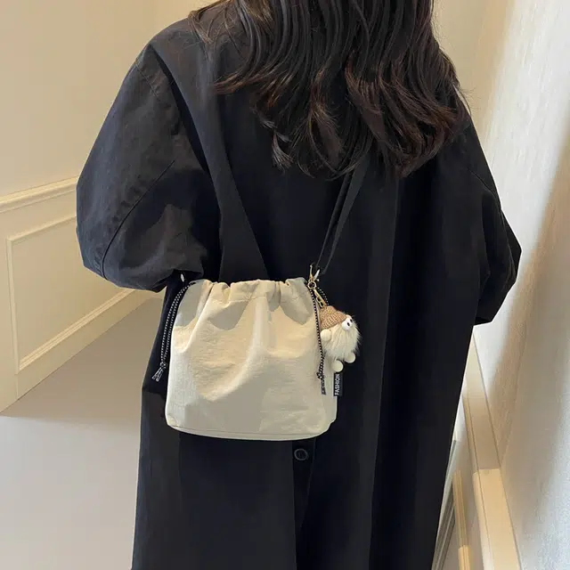 伊曼家 秋冬潮学生上课休闲水桶包 布 单肩包 女款 米白色/绿色/黑色