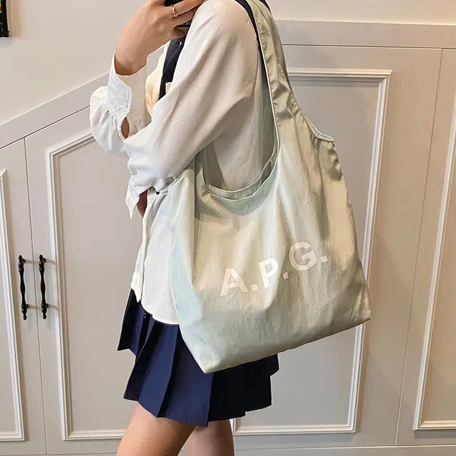 伊曼家 韩版小众时尚简约通勤百搭 尼龙 单肩包 女款 多色