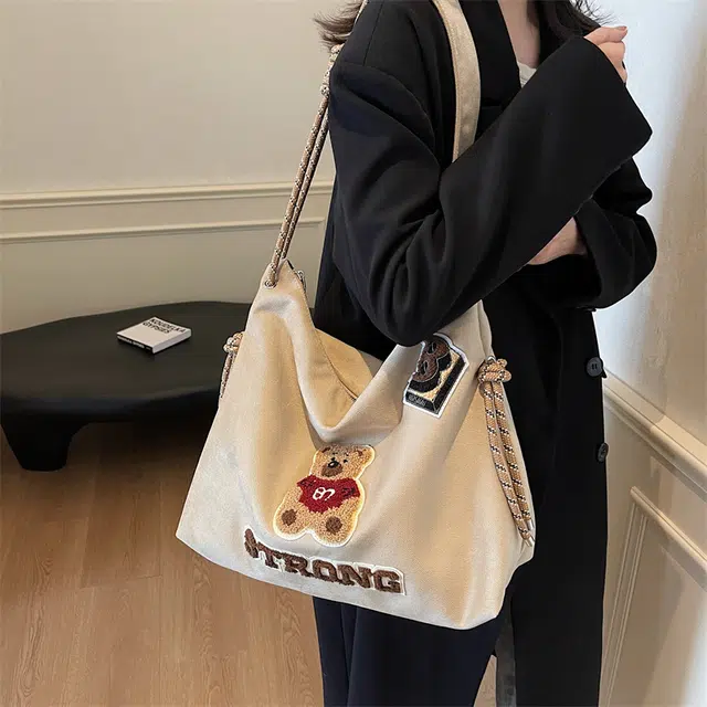 伊曼家 上班通勤休闲多功能 尼龙布 斜挎包 女款 米白色/卡其色/黑色