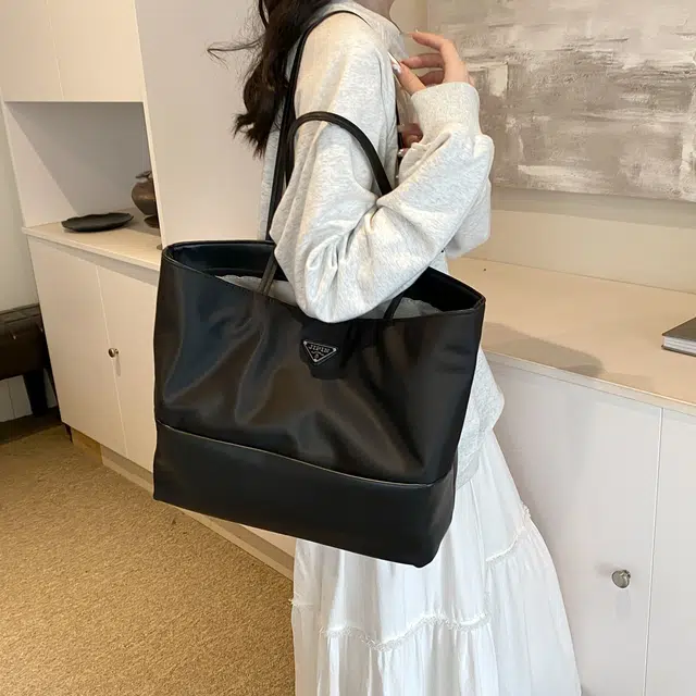 伊曼家 法式托特包大容量通勤时尚百搭大学生上课包 牛津布 单肩包 常规 女款 黑色