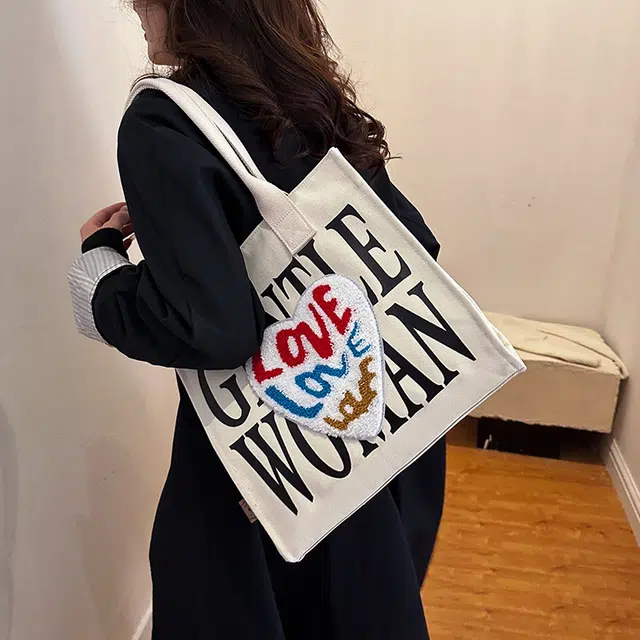 伊曼家 大容量包字母爱心单肩托特包百搭休闲手提包 帆布 帆布包单肩包 女款 米白色/卡其色/黑色