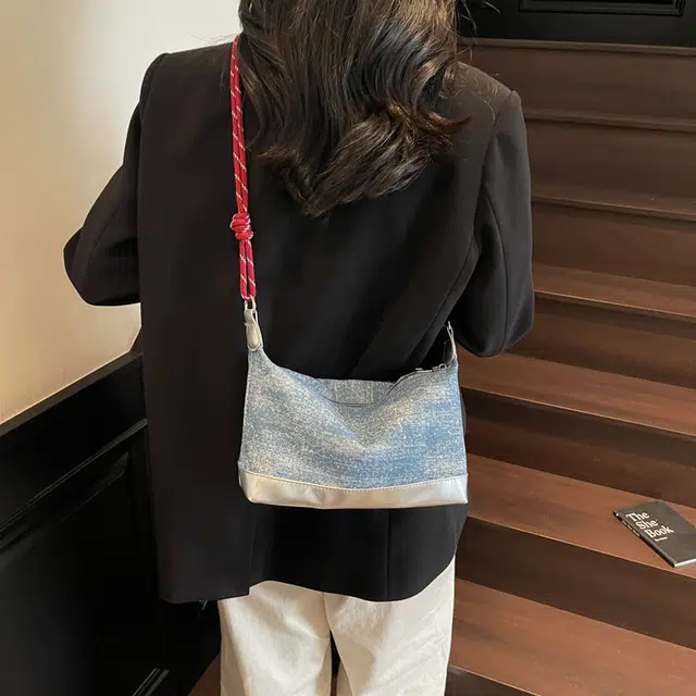 伊曼家 时尚质感百搭休闲腋下包小方 布 斜挎单肩包 女款 天蓝色/牛仔蓝/黑色/宝蓝色