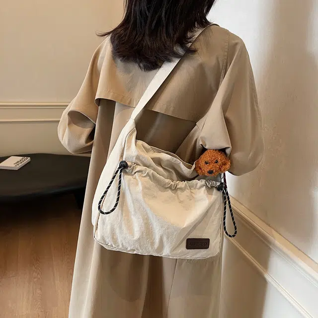 伊曼家 休闲秋季潮上班通勤 布 单肩包 女款 米白色/卡其色/黑色