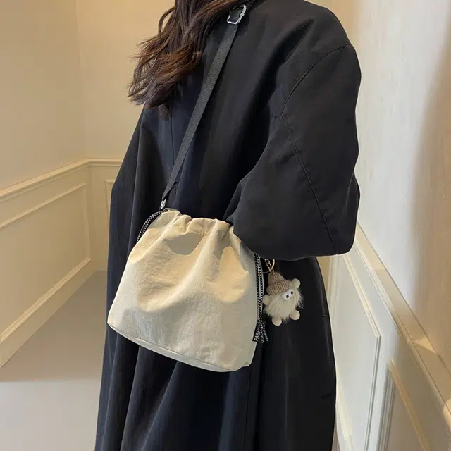 伊曼家 秋冬潮学生上课休闲水桶包 布 单肩包 女款 米白色/绿色/黑色