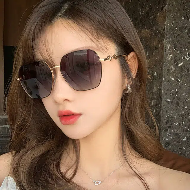 浪莎 防紫外线高级感舒适镜腿不夹脸时尚潮流素颜墨镜 不规则形 太阳眼镜 女款