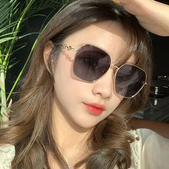 浪莎 防紫外线高级感舒适镜腿不夹脸时尚潮流素颜墨镜 不规则形 太阳眼镜 女款