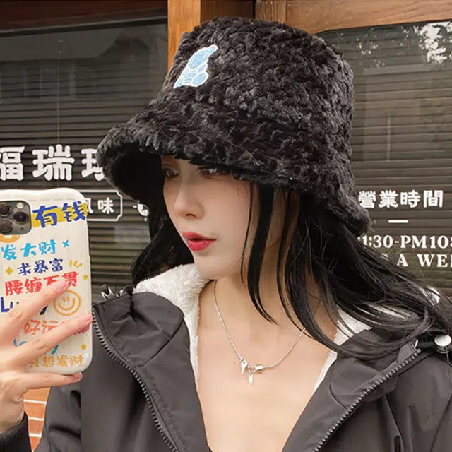 浪莎秋冬季毛绒渔夫帽女保暖刺绣可爱小熊盆帽显脸小加厚帽子