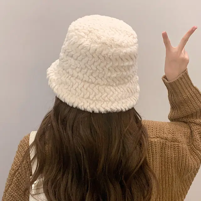 浪莎毛绒渔夫帽女秋冬季保暖刺绣可爱小熊盆帽显脸小加厚帽子