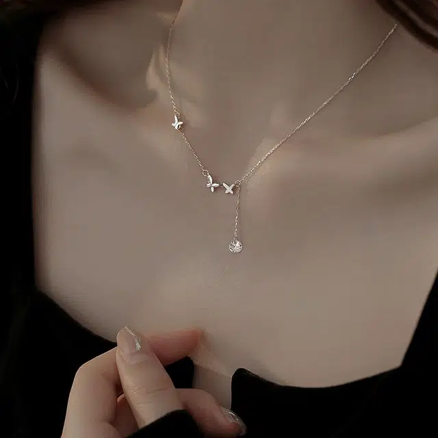 925