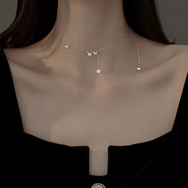 925