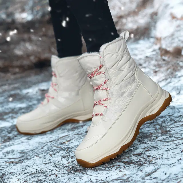 谊嘉宝 保暖防滑 舒适时尚 短筒 雪地靴 女款