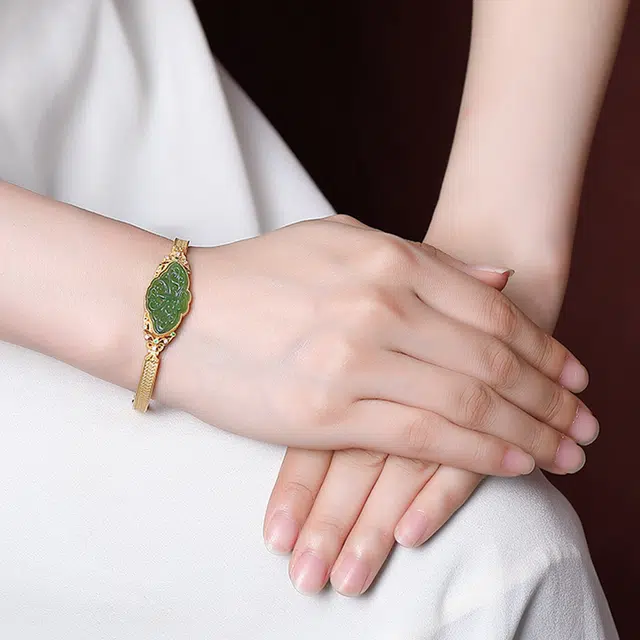蒂尼诗 蝴蝶优雅轻奢手环 和田玉 手镯 女款 碧玉