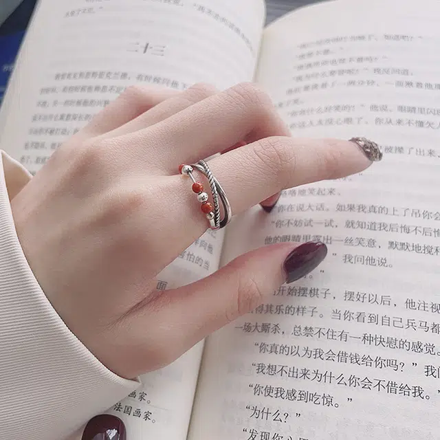 蒂尼诗 圆珠子转动双层镂空交叉设计开口古风可调节 玛瑙 玉石戒指 女款