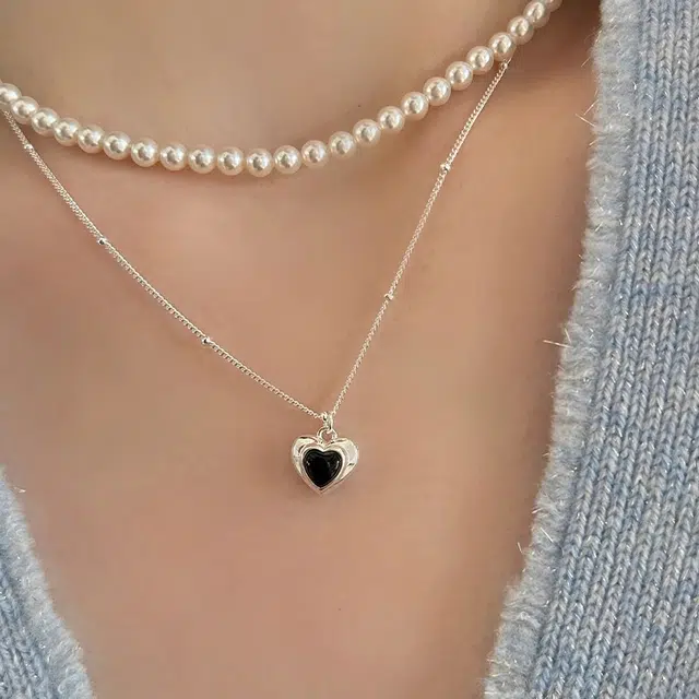 蒂尼诗 爱心小众设计清冷感简约黑心形锁骨链 玛瑙 项链 女款