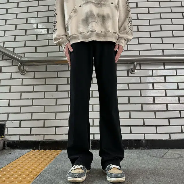 BODY GLOVE