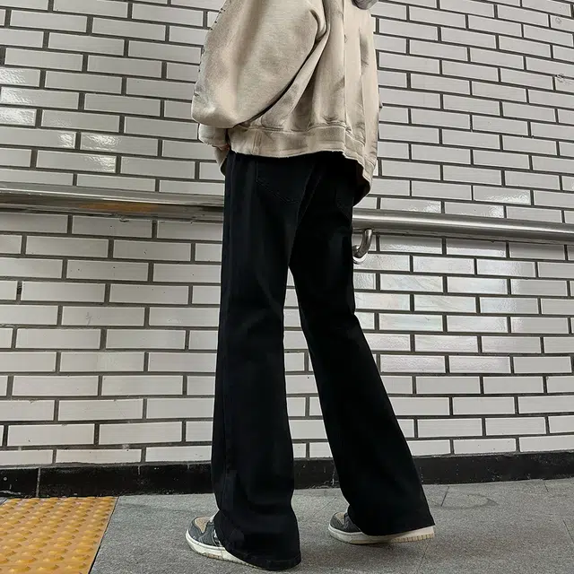 BODY GLOVE