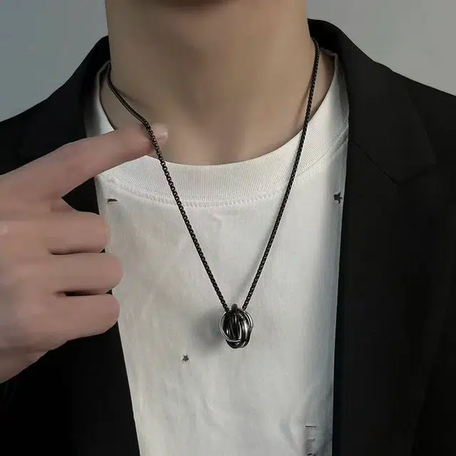 素 嘻哈潮流三环简约潮牌百搭高级感黑色毛衣链 钛钢 项链 男女同款情侣款