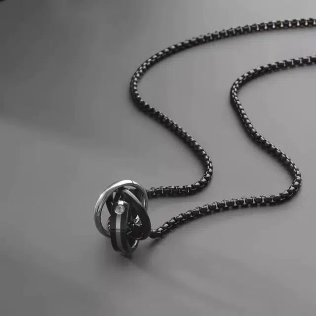 素 嘻哈潮流三环简约潮牌百搭高级感黑色毛衣链 钛钢 项链 男女同款情侣款