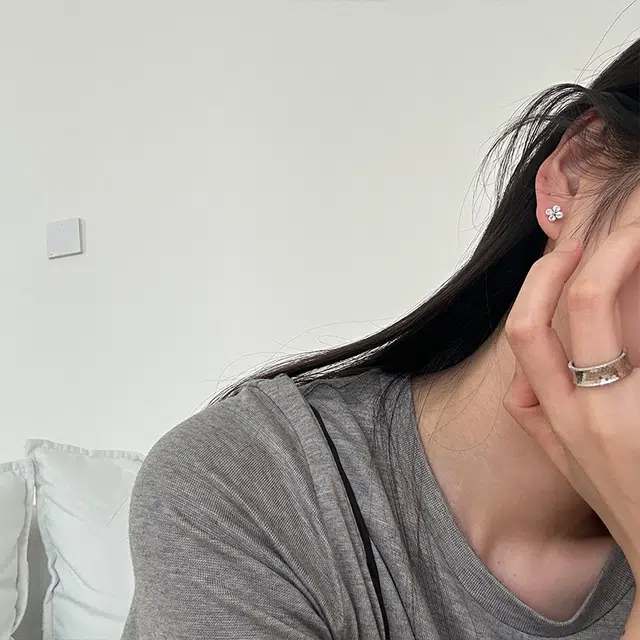 S925