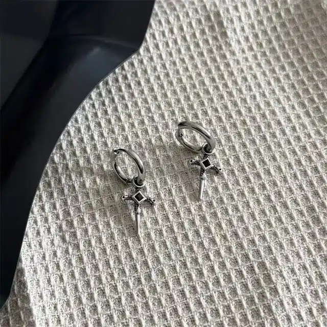 素 黑锆石十字架耳环男钛钢不掉色小众耳饰高级感轻奢饰品简约时尚 合金 耳钉 男女同款情侣款