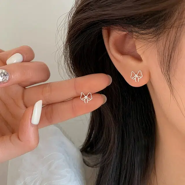 素 蝴蝶结耳饰小众甜美气质精致小巧爱心百搭 合金 耳钉 女款
