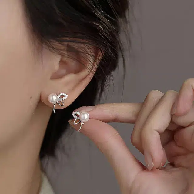 素 蝴蝶耳饰高级感小巧精致气质超仙显肤#好运 合金 耳钉 女款