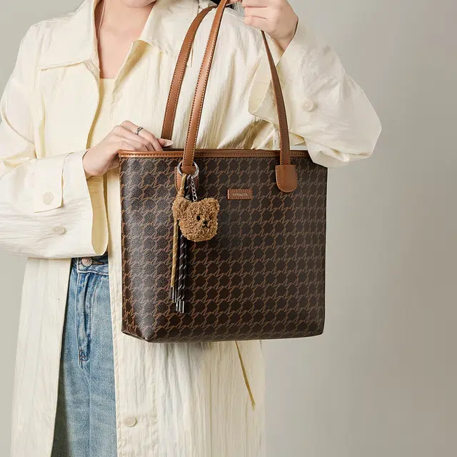 15 MINS PVC Tote