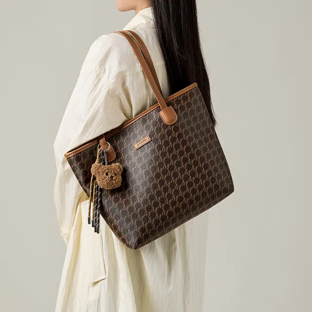 15 MINS PVC Tote