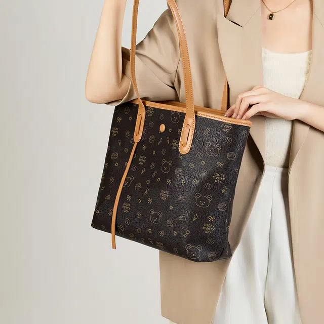 15 MINS PVC Tote