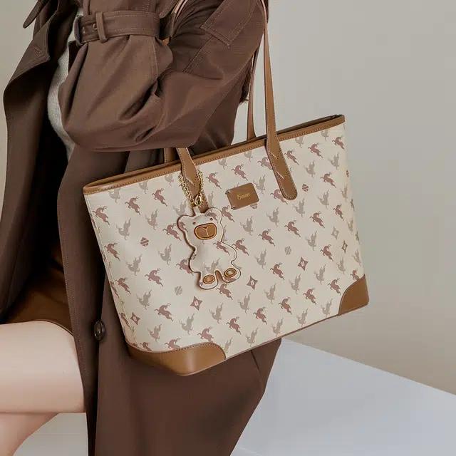 15 MINS pvc Tote