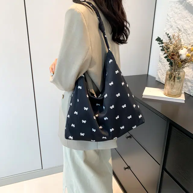 LOUIS ROYALN Tote