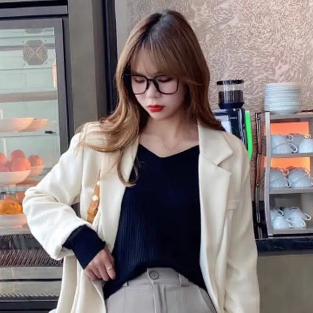 V