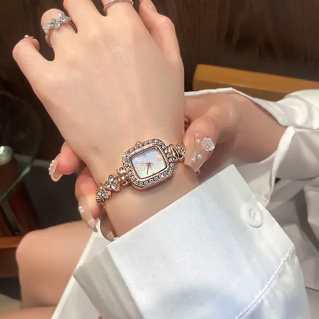 AIYISHI INS