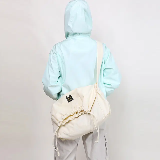 波斯丹顿 尖耳萌魔包日韩系旅行休闲 织物 斜挎包 男女同款情侣款 多色