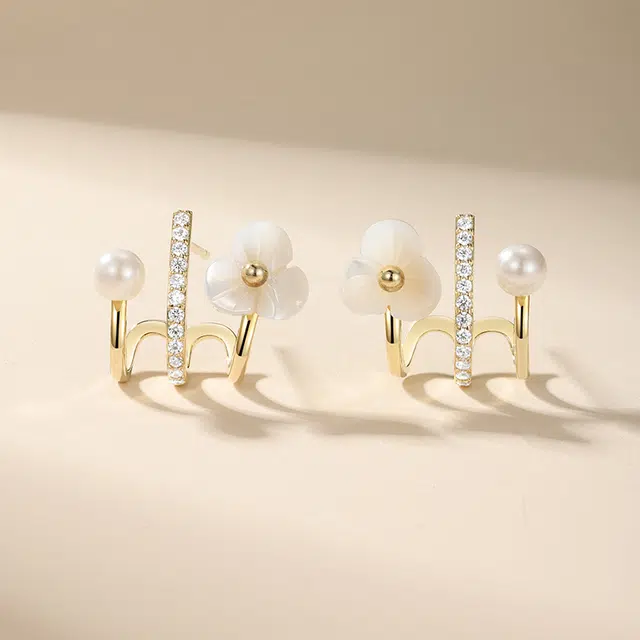 925