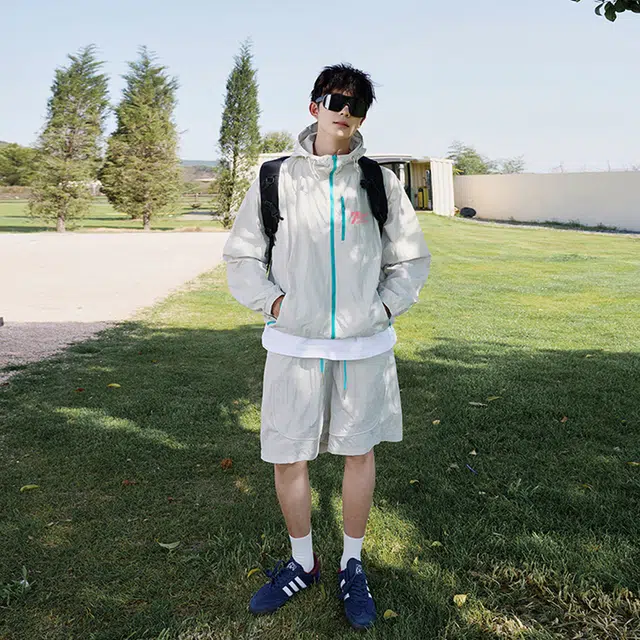 7 SEVFUN UPF100+Logo