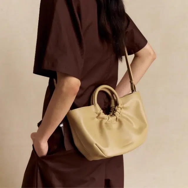 THE YELLOW SHOP Tote