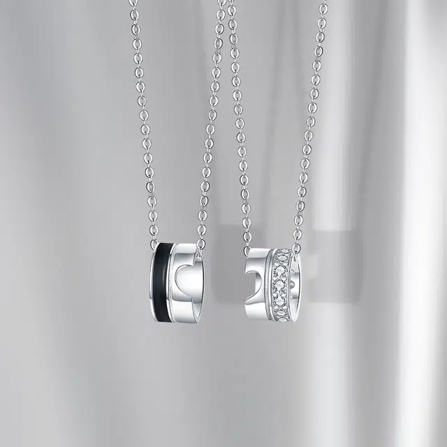 925