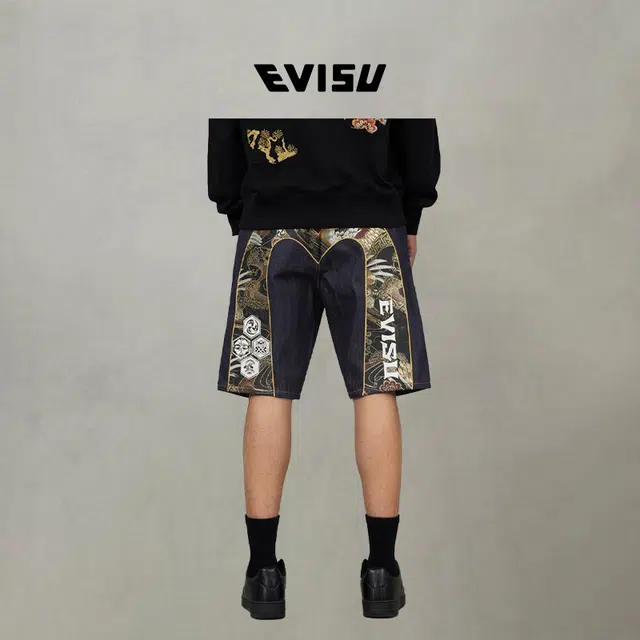 EVISU M