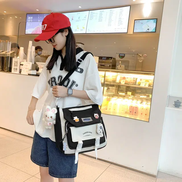 宝琳卡 小清新日系简约韩版时尚潮流百搭 尼龙 斜挎单肩包 常规 女款 多色