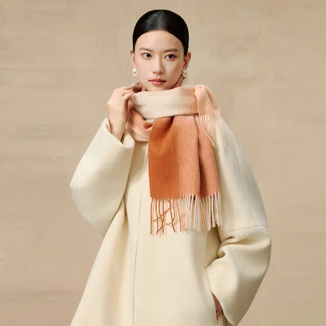 上海故事 必备加厚舒适柔软简约百搭渐变格纹保暖 绵羊毛 披肩 男女同款情侣款