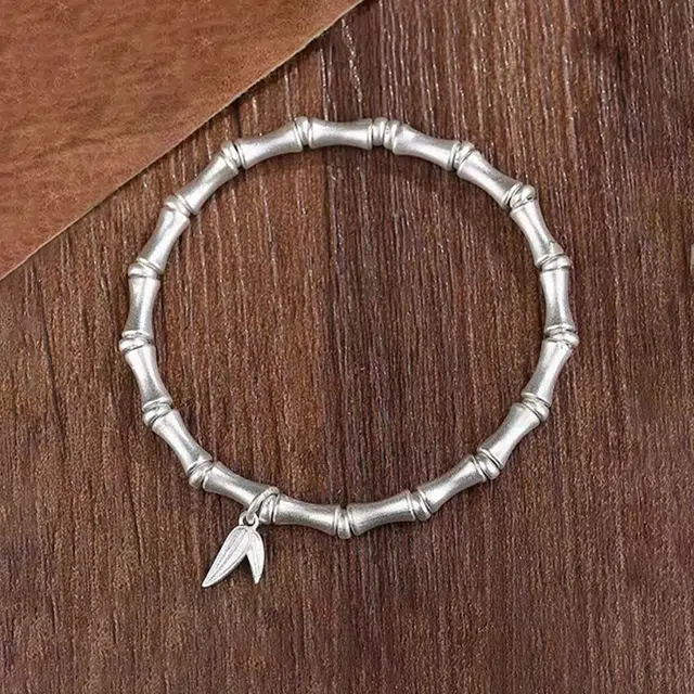 999