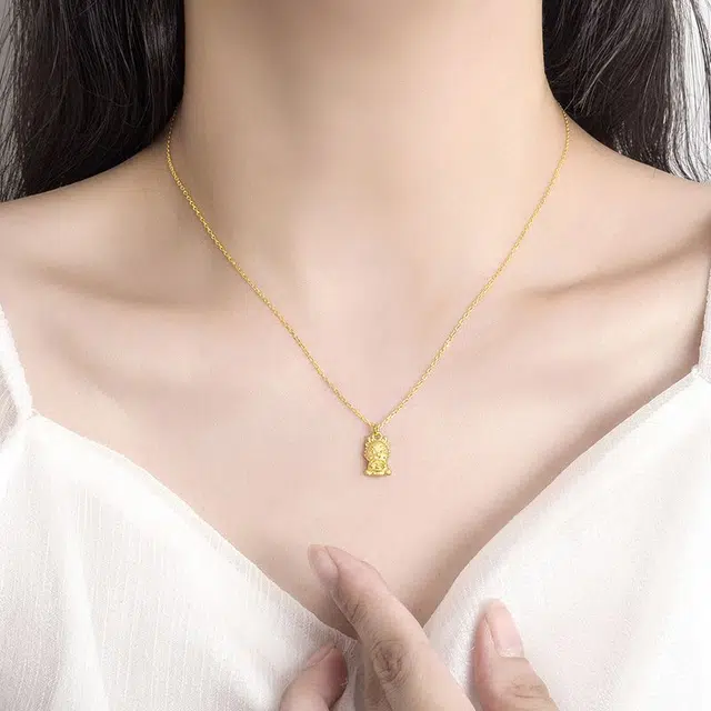 925
