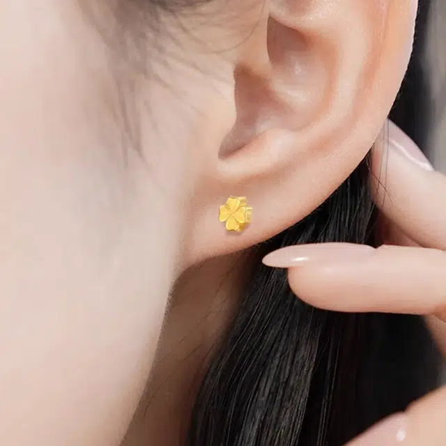 999