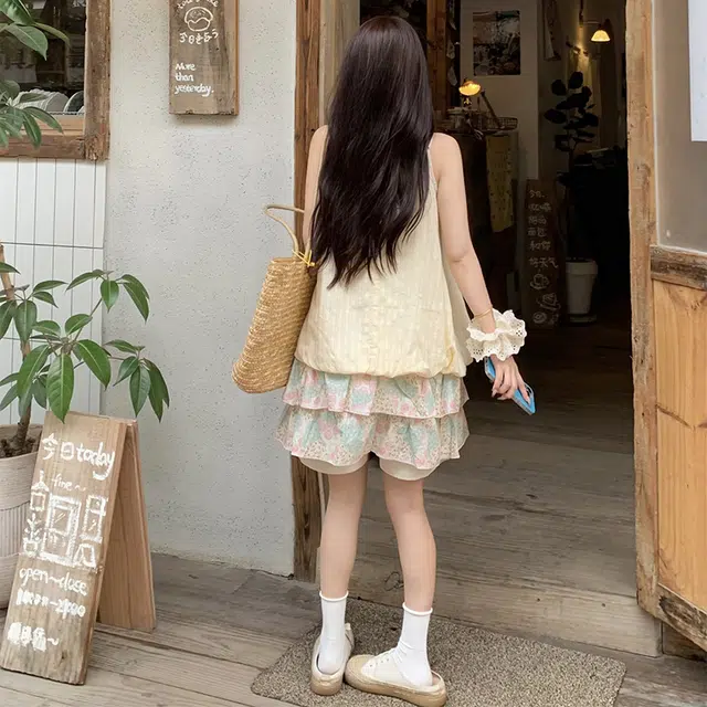 依钗 夏季民族风植物花卉粉绿碎花拼接褶皱宽松短款吊带连衣裙 女款 黄色