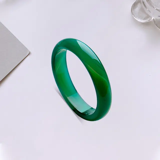 百利金 清透翠绿 圆润质感简约精致轻奢高级感国潮复古新中式汉服旗袍搭配创意设计闭口素圈美人镯 玛瑙 手镯 男女同款情侣款