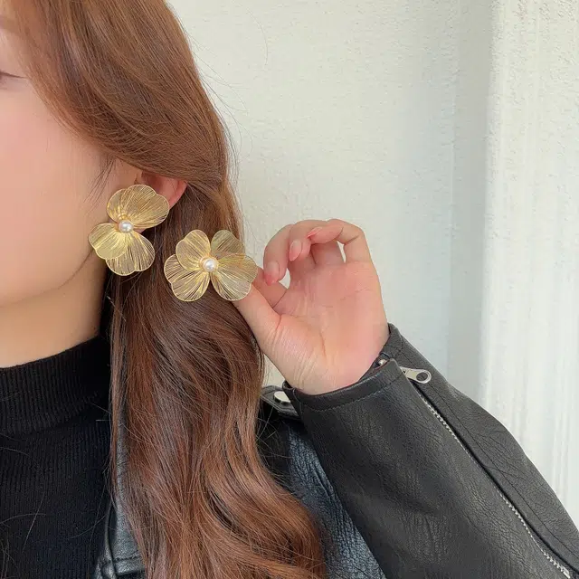 都爵 夸张金属花朵小众轻奢高级感聚会 仿珍珠 耳环 女款